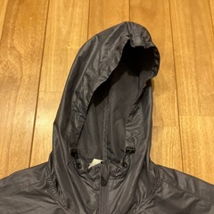 Reebok グレー ウィンドブレーカーの画像