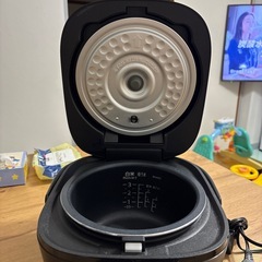 TIGER ３合炊炊飯器  の画像