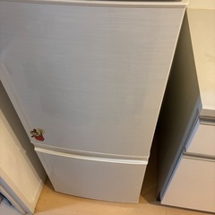 HITACHI洗濯機　SHARP冷蔵庫　Panasonic電子レンジの画像