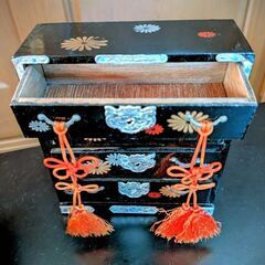 ひな人形小道具　三荷台（たんす、小箱、中箱）の画像