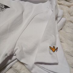 What　it　isnt 　　Tシャツの画像