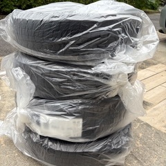 スタッドレスタイヤ ホイール付の画像