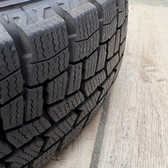 スタッドレスタイヤ ホイール付の画像