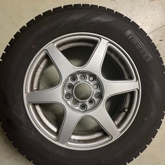 
スタッドレスタイヤの画像