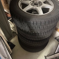 
スタッドレスタイヤの画像
