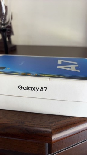 携帯電話 Galaxy A7