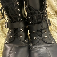 これからの季節にピッタリ！皮ブーツ⇒AVLREXの画像