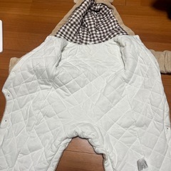 80サイズ ロンパース アウターと帽子（ミキハウス）の画像