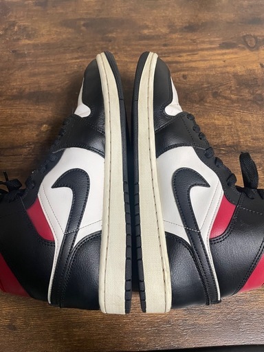 NIKE エアジョーダン1