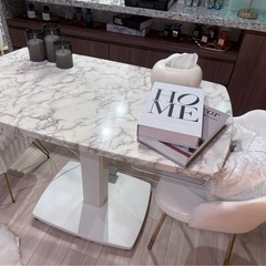 【デザイン × 機能を両立】ペダル昇降式 多機能　大理石調　ダイニングテーブル の画像