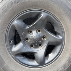 トヨタ純正16インチタイヤホイールの画像