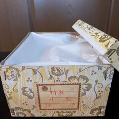 ひな人形小道具　かわいい細工のミニ茶道具棚の画像