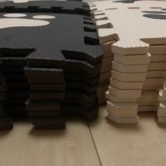 西松屋　ジョイントマット　足跡・骨　39枚の画像