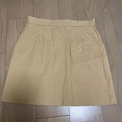 ミニスカート　ベージュの画像