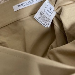 ミニスカート　ベージュの画像