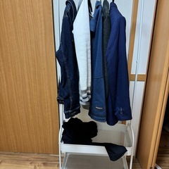 【30日10〜11時お取引できる方！】ハンガーラックの画像