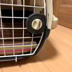 イタリア製ペットキャリー　ペット用ケージ、キャリーケース　頑丈、良品の画像