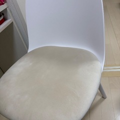 パソコンデスクと椅子セットでお譲りします。の画像