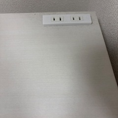 パソコンデスクと椅子セットでお譲りします。の画像