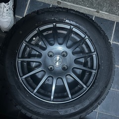ルノー スタッドレスタイヤ 冬タイヤの画像
