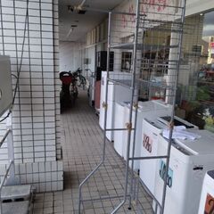 極上美品　伸縮式　洗濯機ラック　アイリスオーヤマ　洗濯機　ラック　ハンガーラック　ハンガー　ラック　物干し竿の画像