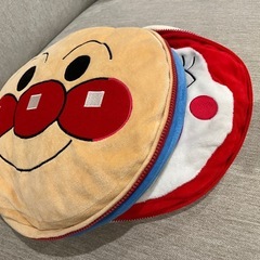 ⭐️アンパンマン　リバーシブルクッションの画像