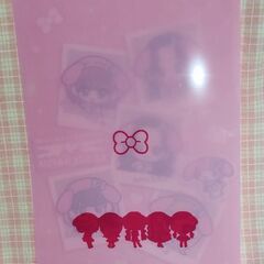 【新品未使用】LE SSERAFIMとサンリオコラボのクリアファイル2種の画像