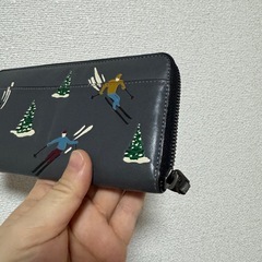 COACH スキー柄 ラウンドファスナー長財布 グレーの画像