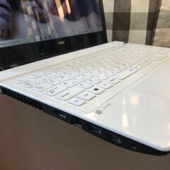 💗福生市近隣・入間市近隣！美品・超高速i7第5・超速新品SSD256GB！Webｶﾒﾗ内蔵・Win11・NEC/Office2021付/15.6ｲﾝﾁ/メモリ8GB/無線/BD-RE・DVD・CD再生ｿﾌﾄ付・クリスタルホワイト　No.2511029-1の画像