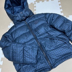 【ほぼ新品】EMPORIO ARMANI パファージャケット　ネイビー　140cmの画像