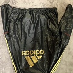 adidas 防水ジャージ Vネック 黒の画像