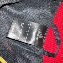 adidas 防水ジャージ Vネック 黒の画像