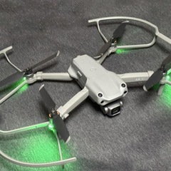 DJI Air 2S 本体＋バッテリー3本・マルチ充電器・プロペラガード 美品の画像