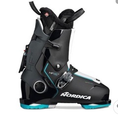 NORDICAスキーブーツの画像
