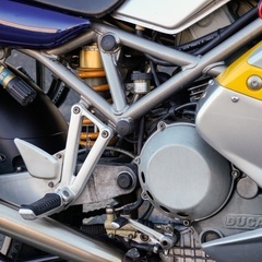 ドカティ DUCATI ST-2 調子絶好調です！！検８年4月 タイヤバリ山 プラグ交換 一部ST-3仕様に OHLINSリアサス ハンドルトップブリッジ交換の画像
