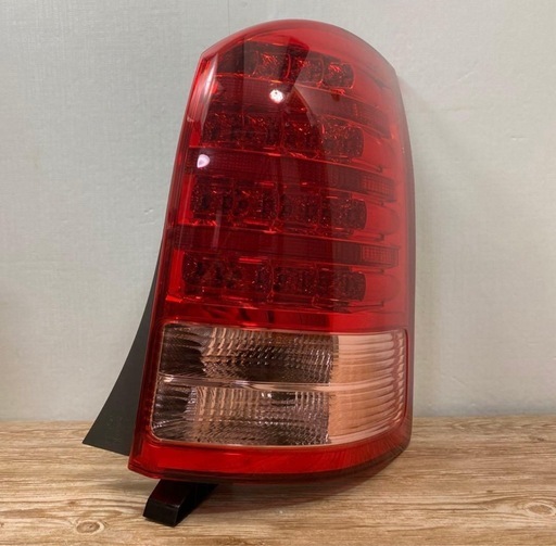 トヨタ純正 クリアリヤコンビランプ品番08538-68040(新品)