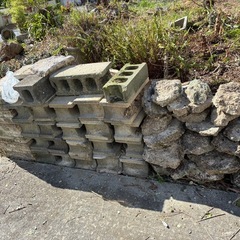 石、花壇
の画像