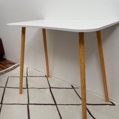 パソコンデスクの画像