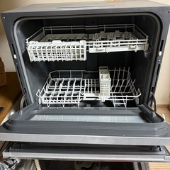 2020年製♪ Panasonic 食器洗い乾燥機 （おもに5人用）　NP-TZ200-Sの画像