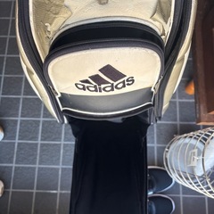 adidas ゴルフバッグの画像