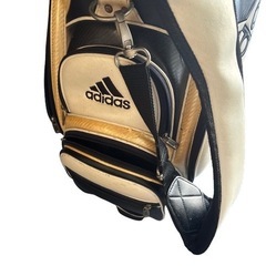 adidas ゴルフバッグの画像
