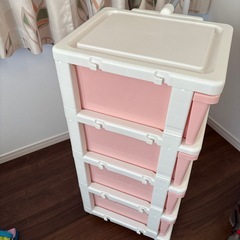 ハンガーラック付き収納ケース 4段
の画像