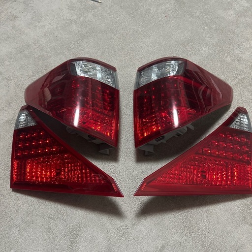 20 アルファード後期テールランプ