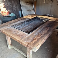 手作りのバーベキューテーブルの画像