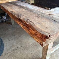 手作りのバーベキューテーブルの画像