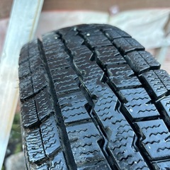 スタッドレスタイヤ、ホイール付きの画像