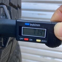 225/65R17  トヨタハリヤーアルミ付きスタッドレスタイヤ　の画像