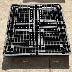 プラスチック製パレットの画像