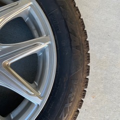 スタッドレスタイヤホイール付き4本セット  VR2 　23年製造　バリ溝　　
の画像