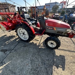 ヤンマートラクターの画像